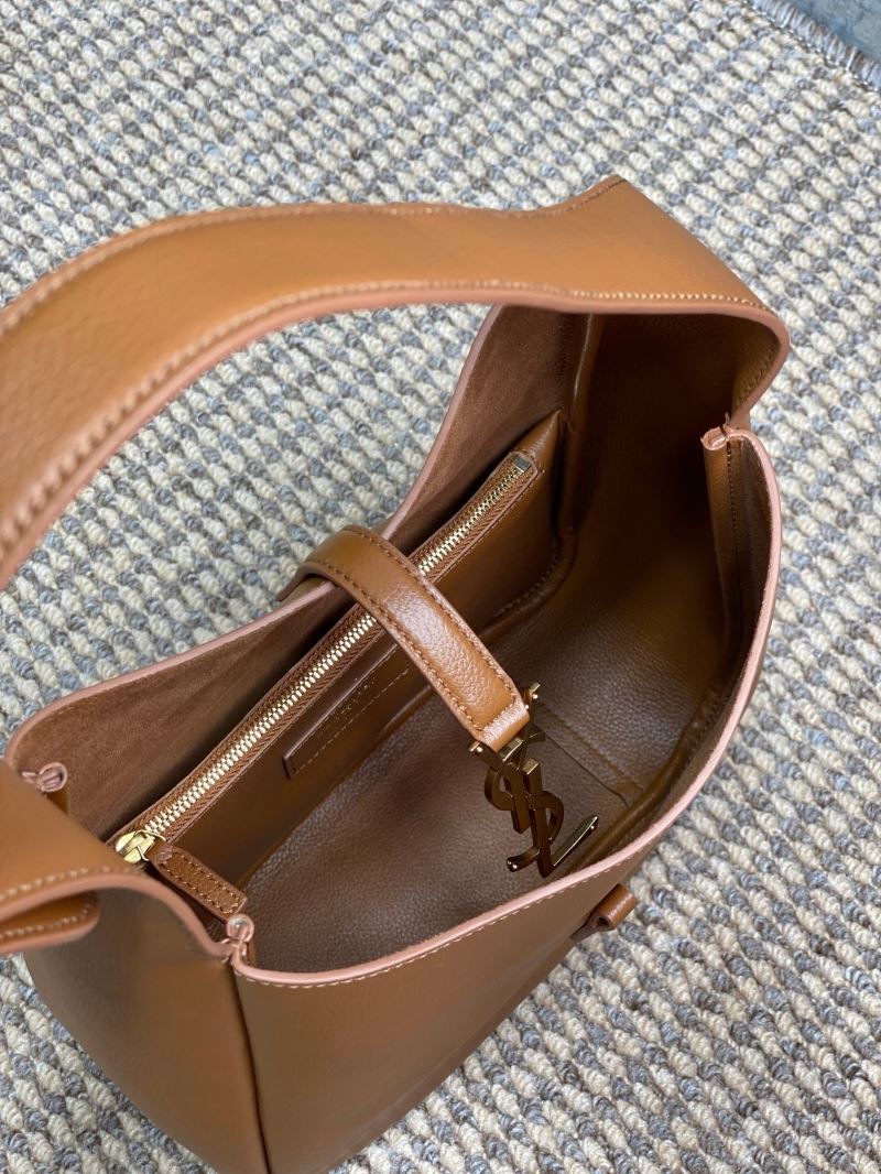 Y51 hobo bags